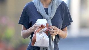 Nicole Richie nosi ubrania swej sześcioletniej córki (FOTO)