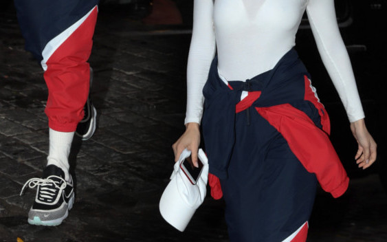 To nie przebłysk modowego geniuszu Westa, a wpadka znanej modelki