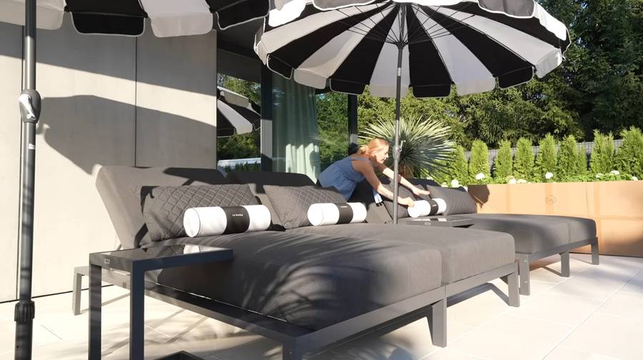 Andziaks urządziła ogród z basenem. Ręczniki plażowe za 400 złotych to dopiero początek! (ZDJĘCIA)