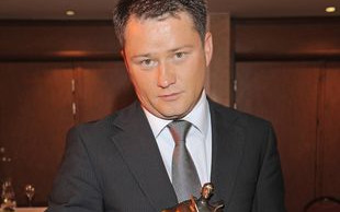 Jarosław Kuźniar ma powody do płaczu?