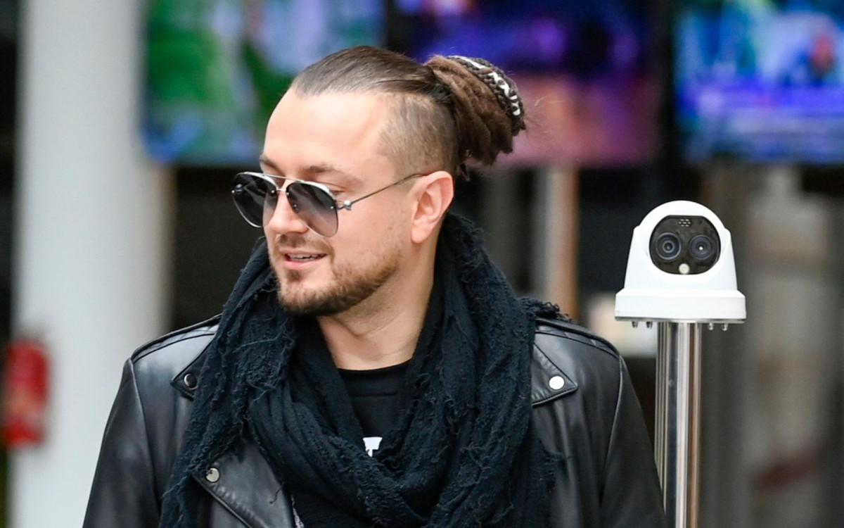 W takim stanie jest motocyklista po wypadku z Baronem. Policja komentuje