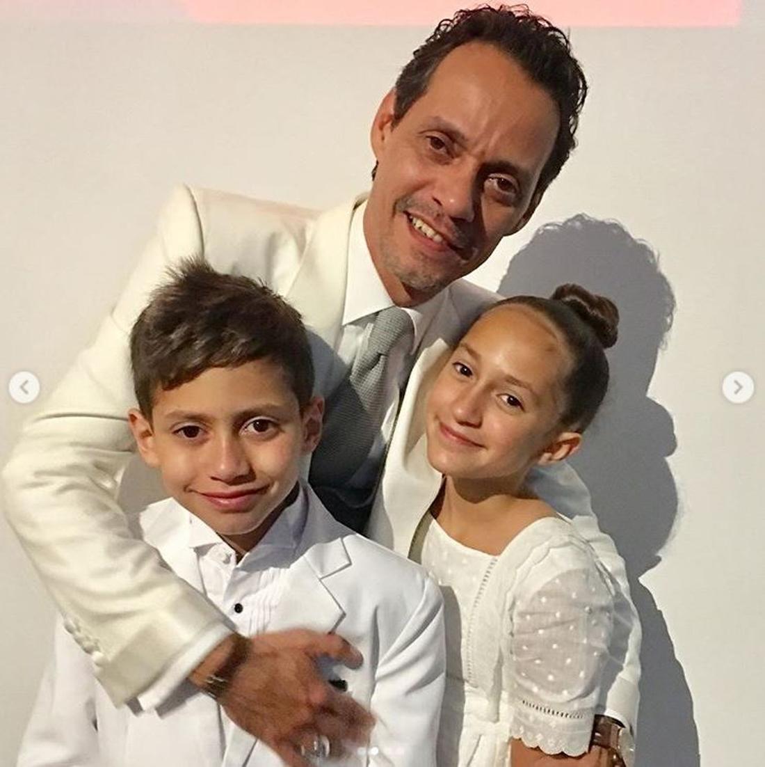 Jennifer Lopez pokazała zdjęcia byłego męża z dziećmi. Były mąż JLo Marc Anthony z dziećmi.