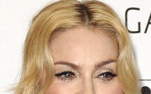 Madonna to bardzo seksowna okularnica