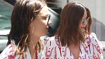 Czy Miranda Kerr chce nam coś powiedzieć? TA SUKIENKA wygląda podejrzanie