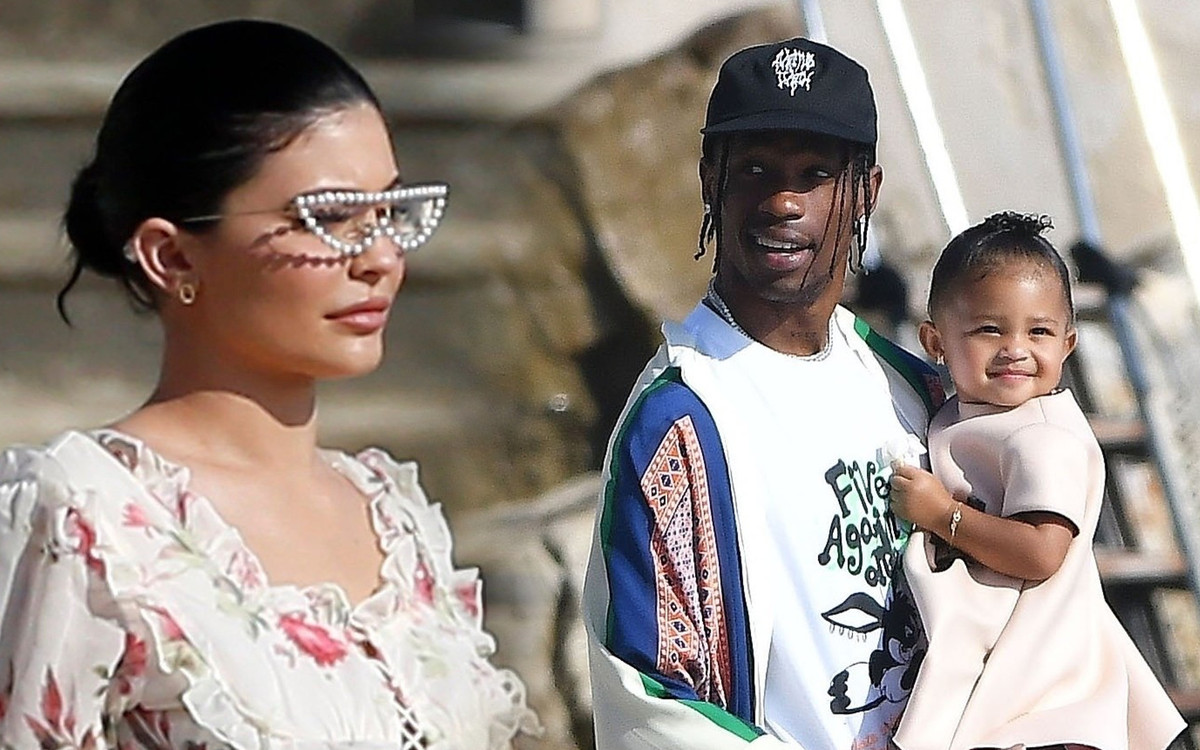 Kylie Jenner w dziewczęcej stylizacji. Travis Scott zajmuje się Stormi (ZDJĘCIA)