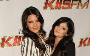 Kendal i Kylie Jenner lansują sie na czerwonym dywanie