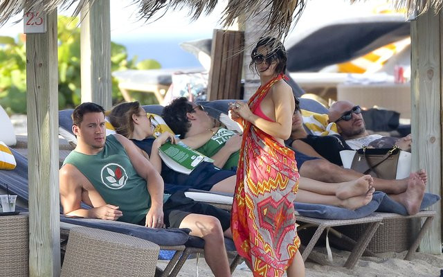 Channing Tatuum i ciężarna Jenna Dewan na plaży