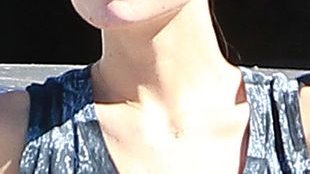 U Olivii Wilde widać już niewielki brzuszek (FOTO)