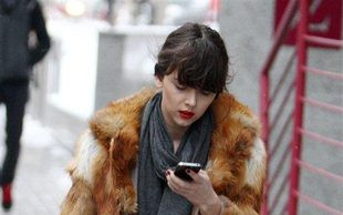 Brodka Monika w futerku pomyka (FOTO)