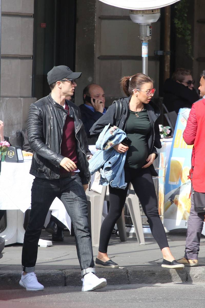 Anna Lewandowska w ciąży stawiała na wygodę. Płaskie obuwie, wygodne ubrania - wszystko dla dobra dziecka!