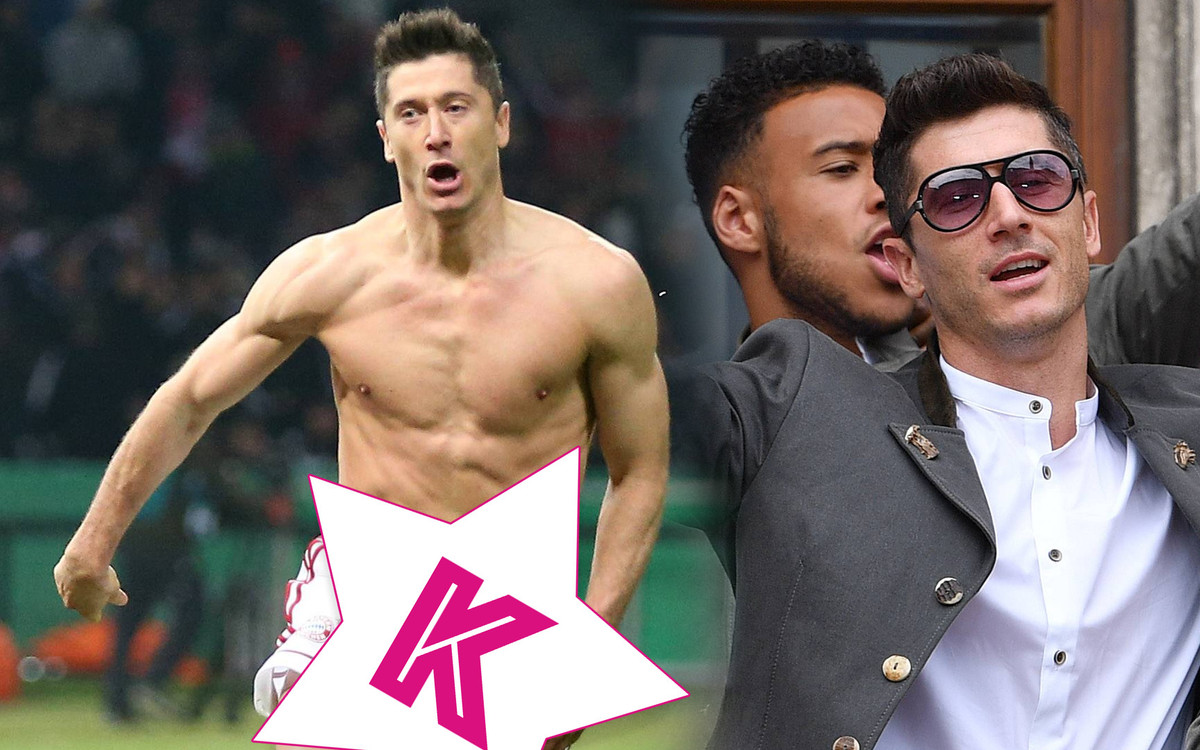 CO ON ROBI? Robert Lewandowski tak się cieszył z gola, że ZSUNĄŁ spodenki! (ZDJĘCIA)