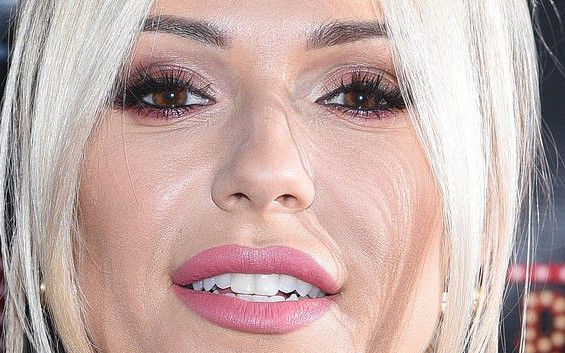 Nie oderwiesz wzroku od małej czarnej Dody!