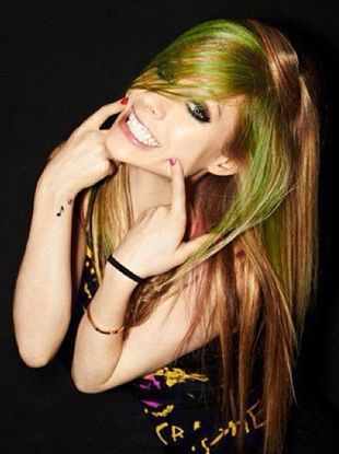 514-avril-lavigne-R1