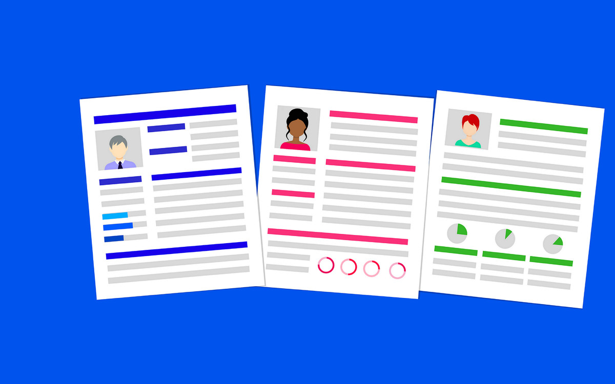 Szukasz pracy? Nie wiesz jak napisać CV, które da Ci przepustkę na rozmowę kwalifikacyjną? Podpowiadamy, na co zwrócić uwagę!