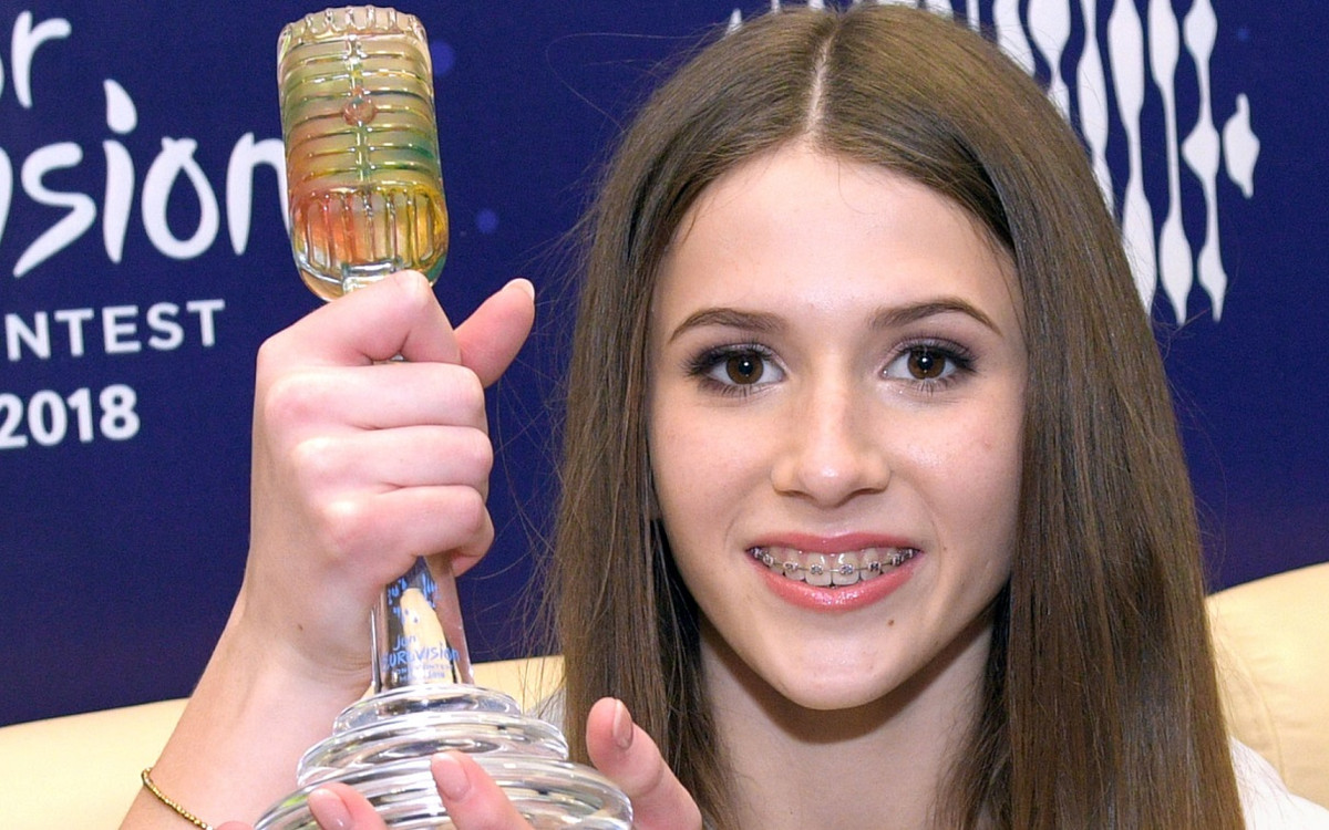 Roksana Węgiel skrytykowana za tekst piosenki: Jesteś na takie zboczone rzeczy za młoda. ODPOWIEDZIAŁA