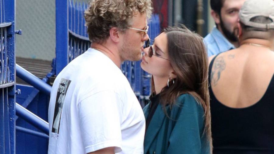 Emily Ratajkowski z mężem Sebastianem Bearem-McClard