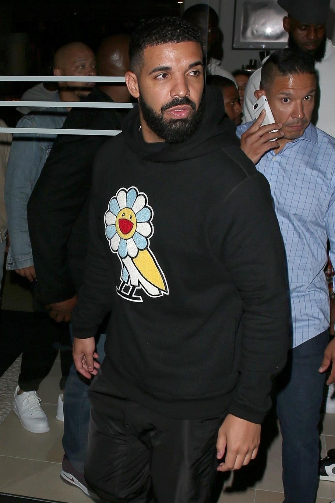 Drake uwielbia luksus i przepych - pokazał swój apartament. 