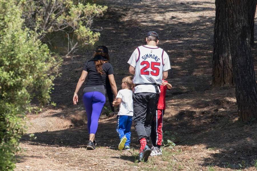 43-letnia piosenkarka i jej młodszy o 10 lat chłopak spędzają teraz czas kwarantanny z dziećmi