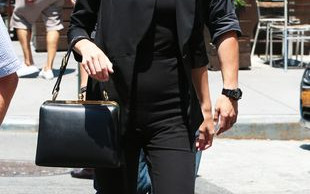 To pierwsze zarysy ciążowego brzuszka?! (FOTO)