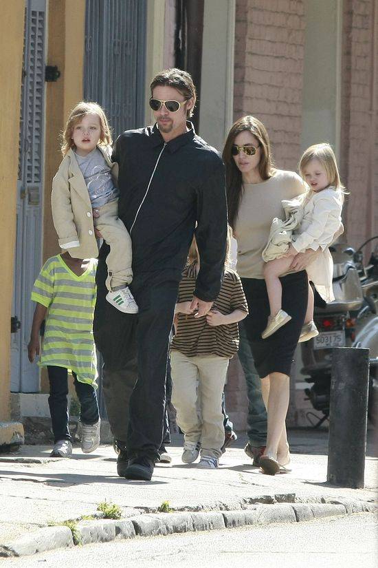 Angelina Jolie i Brad Pitt oficjalnie singlami. Jak wspominamy ich małżeństwo?