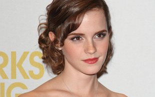 Emma Watson z kluczem na szyi (FOTO)