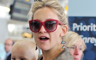 Szczuplutka Kate Hudson z synkiem na rękach (FOTO)