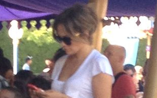 Dzieciaki Jennifer Lopez uwielbiają Disneyland (FOTO)