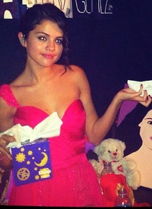 818-selena-gomez-1-R1