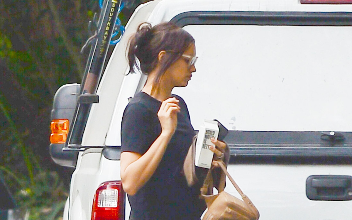 Gwiazdy BEZ RETUSZU – Irina Shayk na zakupach