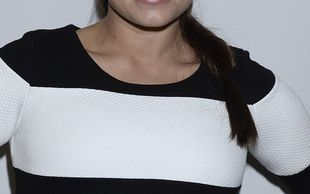 Mucha z brzuchem na cienkich szpilkach (FOTO)