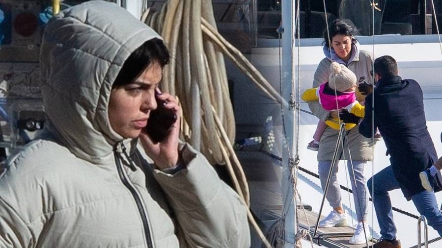 Georgina Rodriguez w wielkiej kurtce. Zabiera dzieci na jacht (ZDJĘCIA)