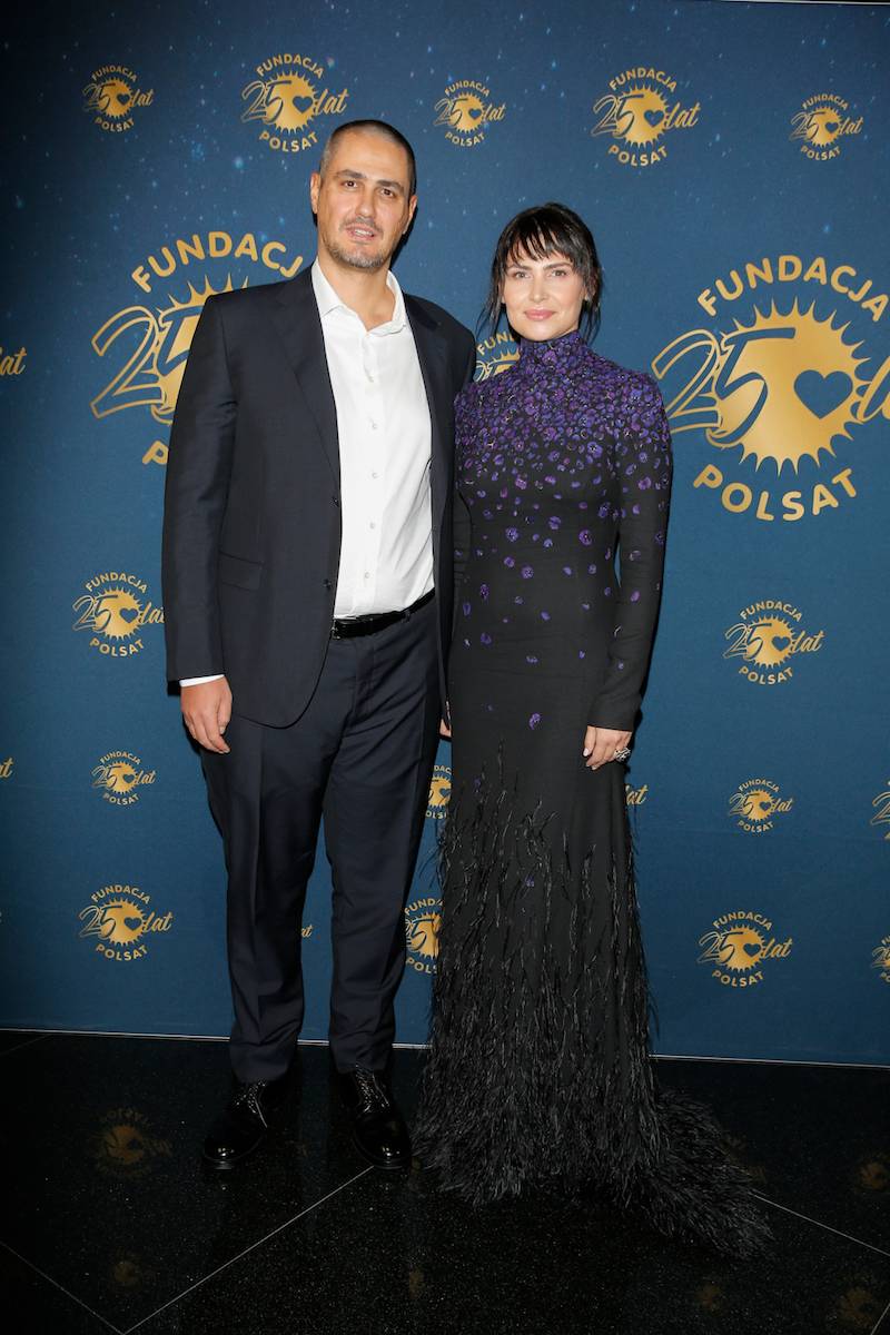 Ewa Farna eksponuje ciążowy brzuszek, Viki Gabor, Sykut-Jeżyna… (ZDJĘCIA)