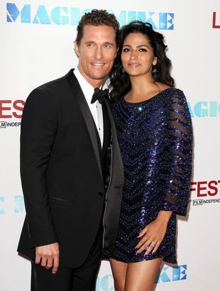 camila-alves-matthew-mcconaughey-R1