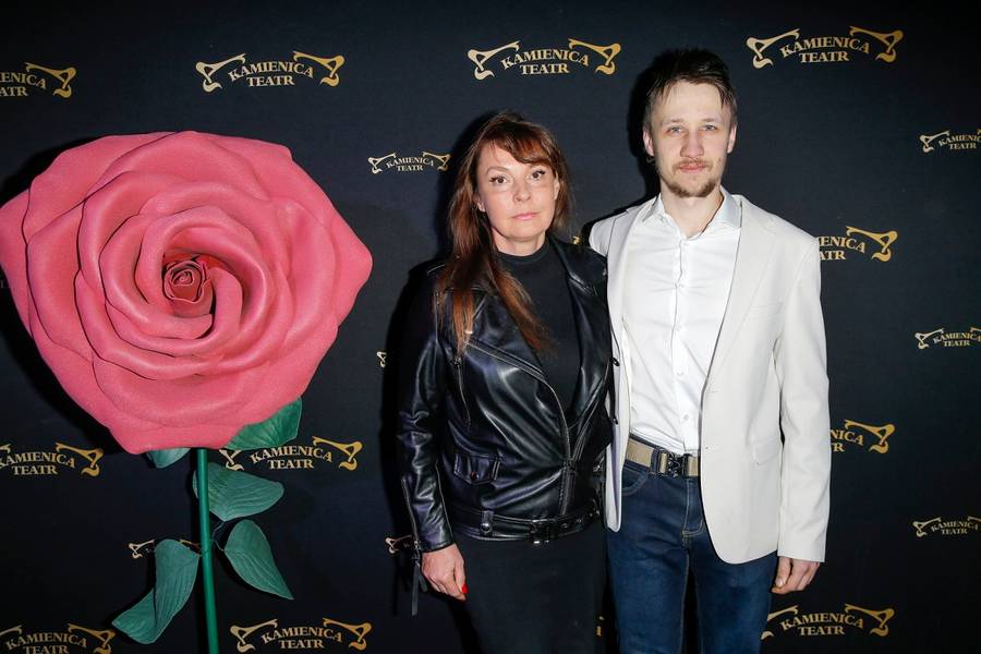 Justyna Sieńczyłło pokazała się po raz pierwszy po pogrzebie Emiliana Kamińskiego. Nadal w żałobie