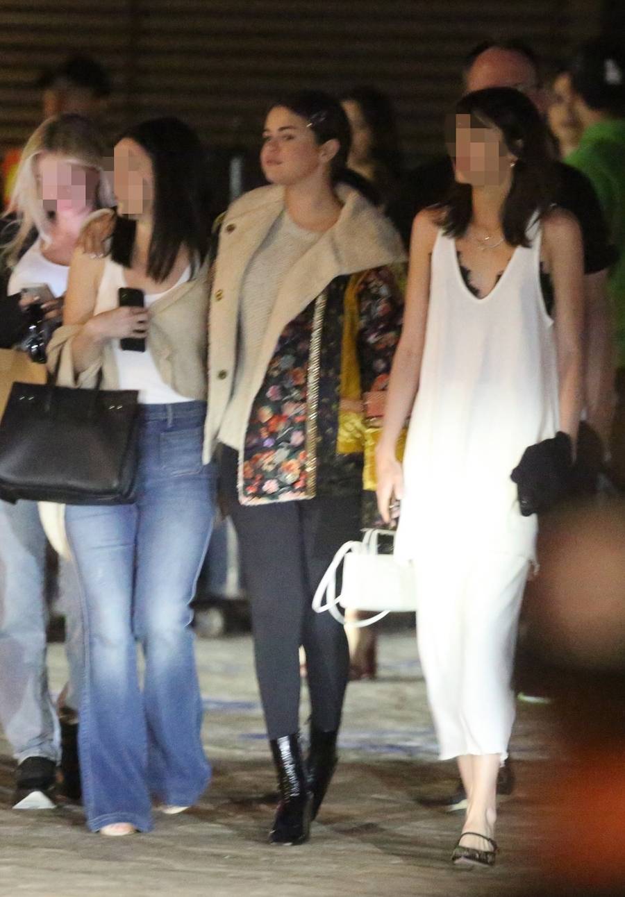 Selena Gomez w kurtce z owczej skóry (ZDJĘCIA)