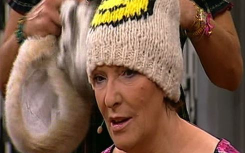 Minister Ewa Kopacz w czapce z buźką (FOTO)