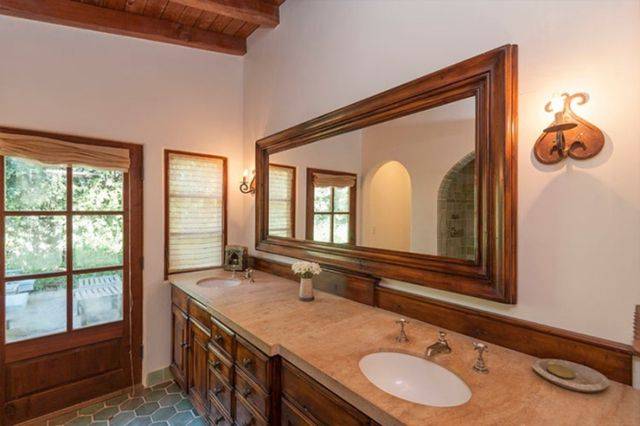 Dom Roberta Pattinsona