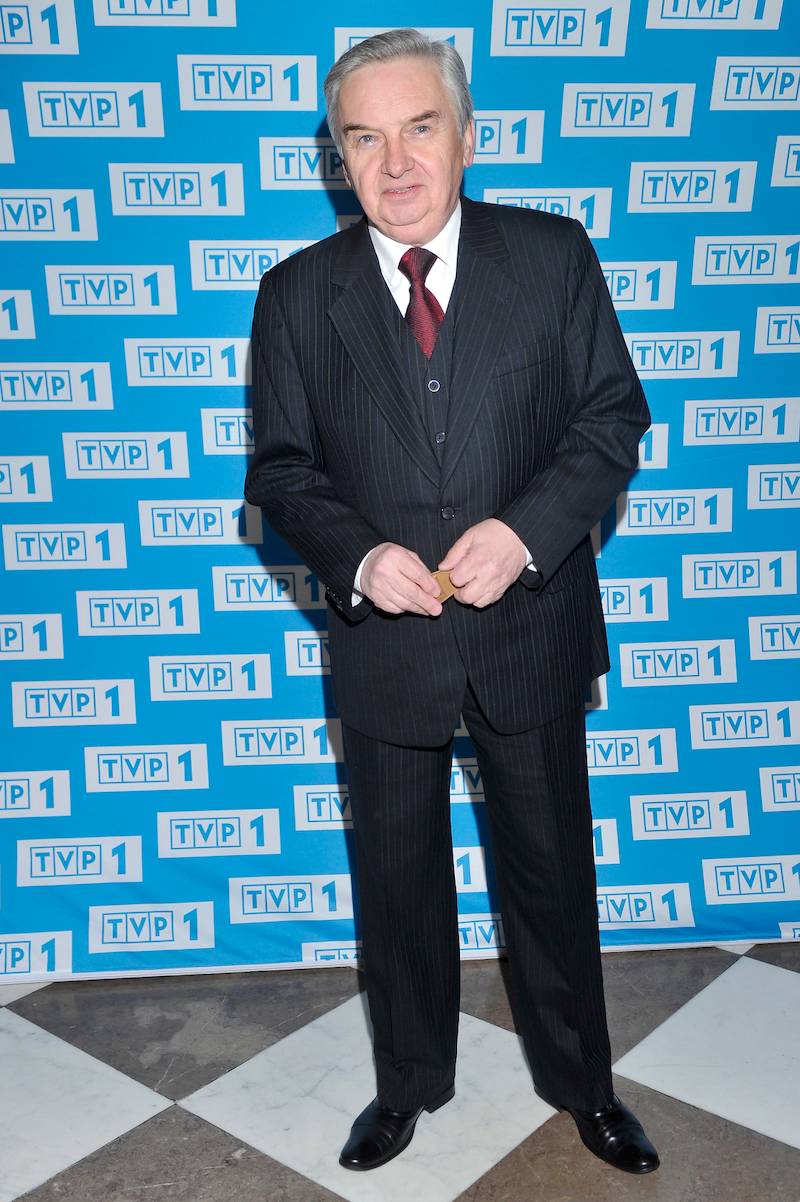 Jak Tadeusz Sznuk zachowuje się poza kamerami? Jego wyznanie może zaskoczyć fanów “Jeden z dziesięciu”