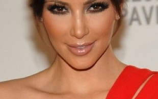 Kim Kardashian w czerwonej kreacji (FOTO)