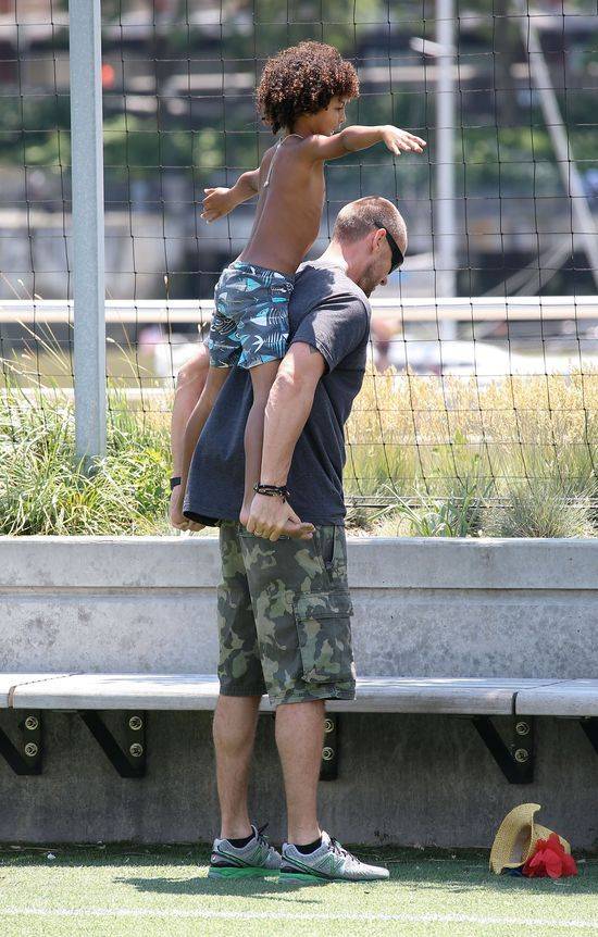 Heidi Klum i Martin Kristen z dziećmi w parku