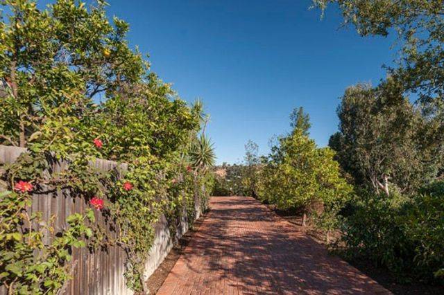 Dom Roberta Pattinsona