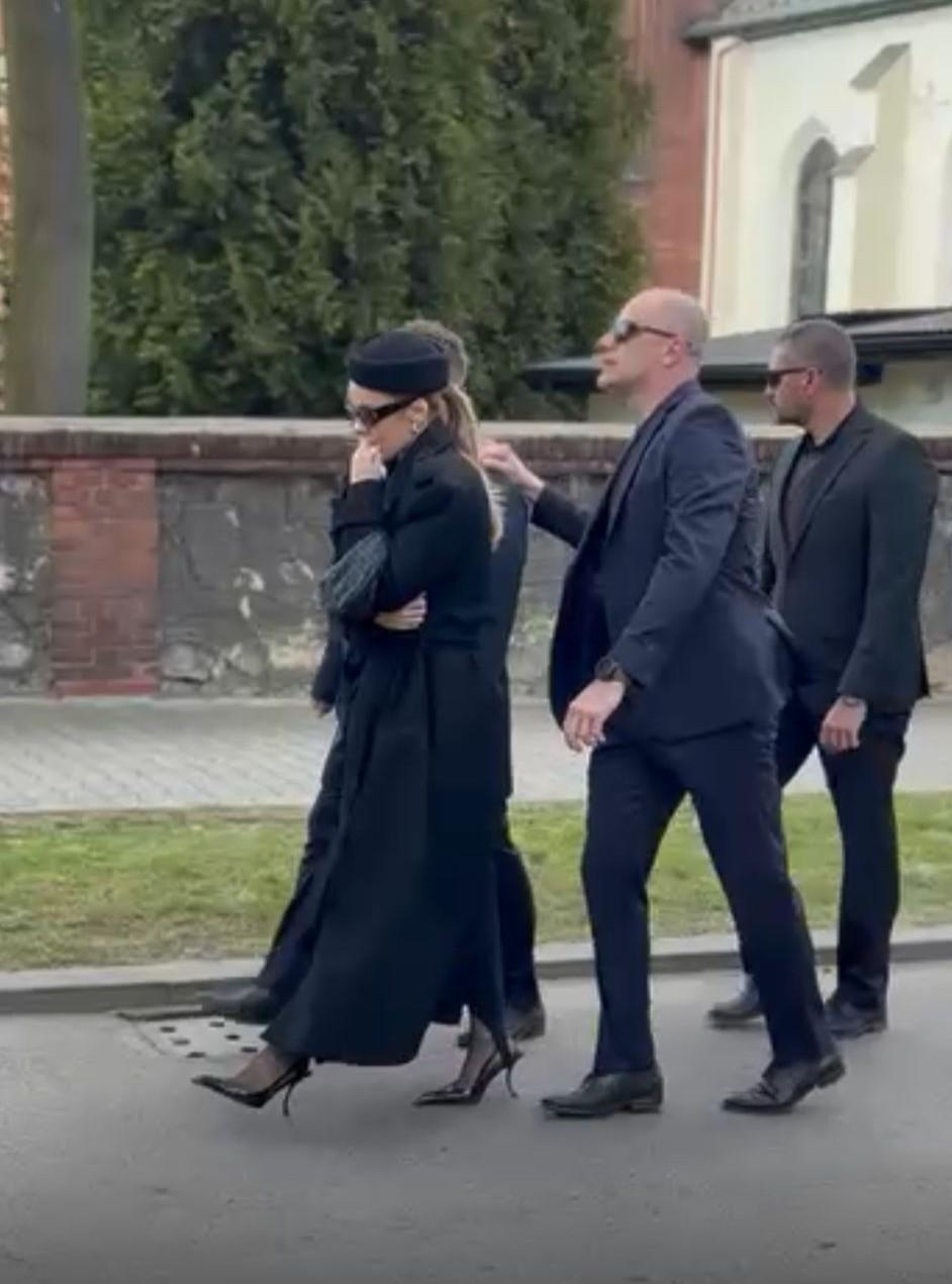 Doda na pogrzebie Łukasza Litewki, fot. Kozaczek Exclusive