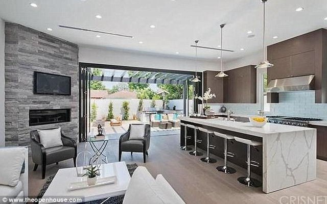 Ariel Winter ubiera się jak Kim Kardashian, mieszka jak Kylie Jenner