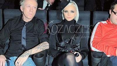 Candy Girl z białym króliczkiem (FOTO)