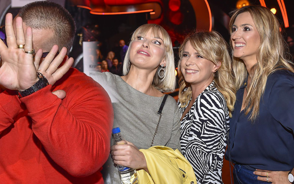 Plejada gwiazd z okazji 100 odcinka Tańca z Gwiazdami. Zamyślona Little Monster wspiera w studiu Damiana Kordasa