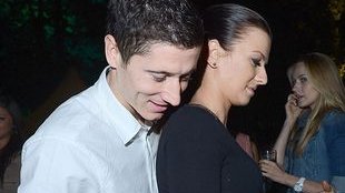 Robert Lewandowski nie lubi blondynek?