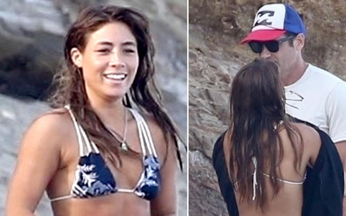 58-letni David Duchovny z młodszą o 33 lata partnerką na plaży (ZDJĘCIA)