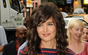 Co Katie Holmes dostała  na 32. urodziny?