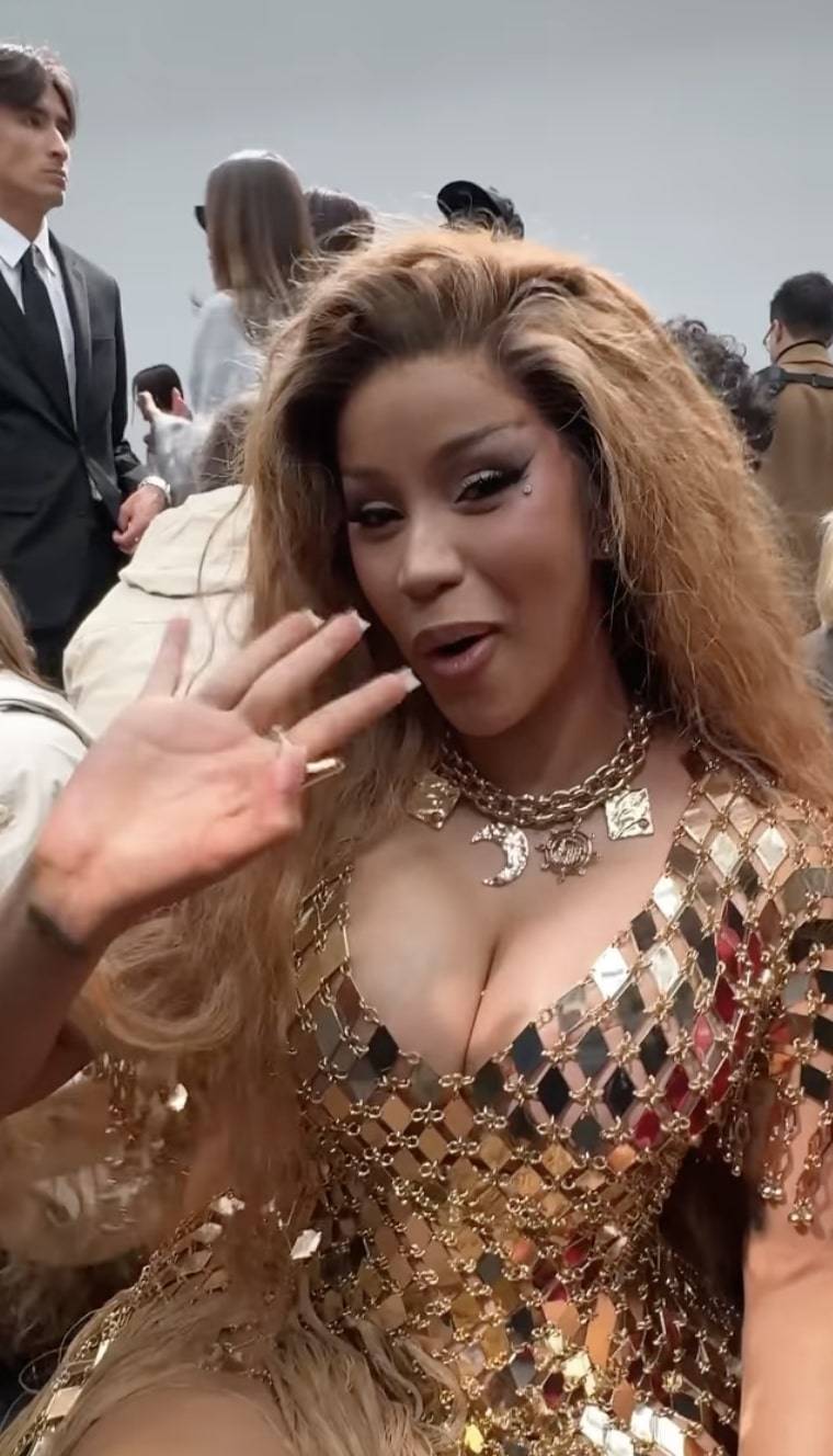 Maffashion podbija Paryski Fashion Week! Relacjonuje zabawę z Camilą Cabello i Cardi B! (FOTO)