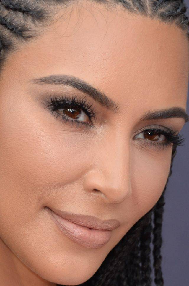 Kim Kardashian w nowej fryzurze na gali MTV Movie Awards